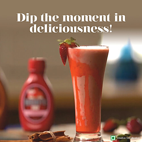 HERSHEY'S Strawberry Syrup 623 g